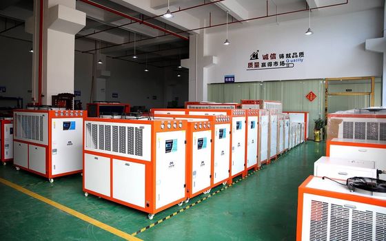 Industrial Grade Cooling R404A Air Cooled Water Chiller with 3.18KW Input Power and 0.75KW Pump Power